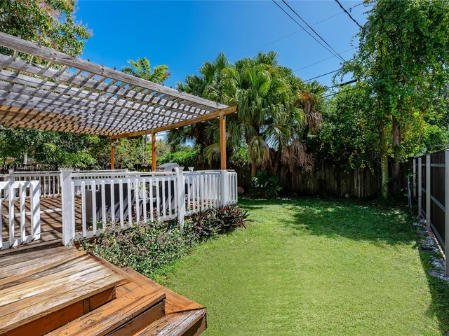 2610 SW 24th Ter, Miami FL 33145