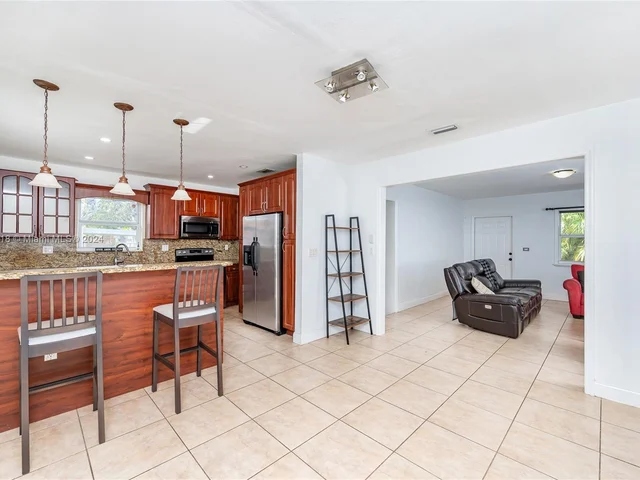 2610 SW 24th Ter, Miami FL 33145