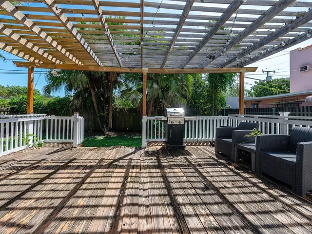 2610 SW 24th Ter, Miami FL 33145