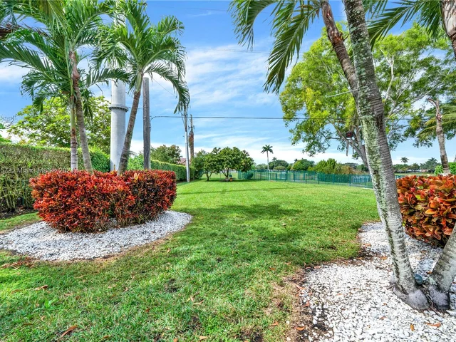 1602 SE 16th Ave, Homestead FL 33035