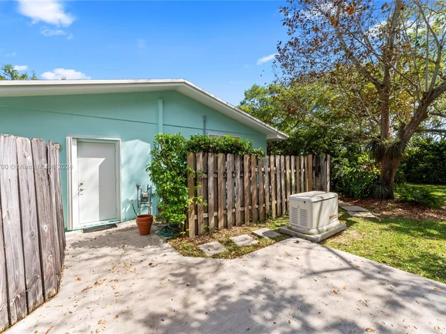 11460 SW 131st St, Miami FL 33176