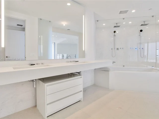 18555 Collins Ave # 4003, Sunny Isles Beach FL 33160