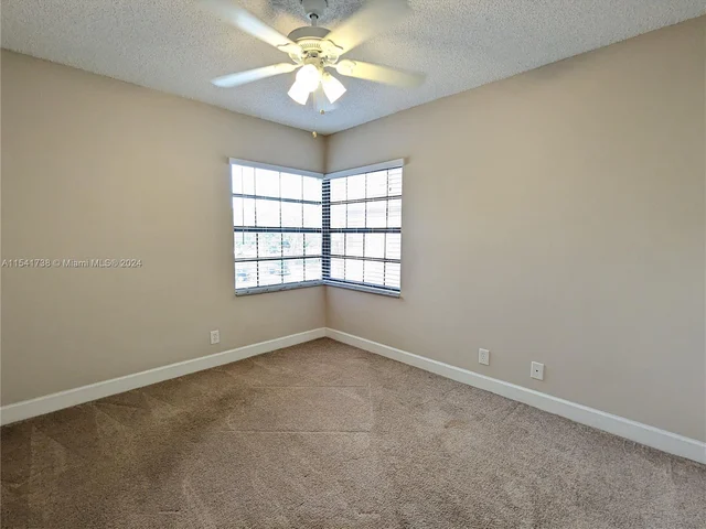 10700 NW 14th St # 142, Plantation FL 33322