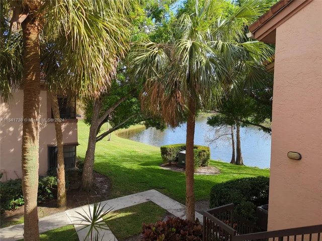 10700 NW 14th St # 142, Plantation FL 33322