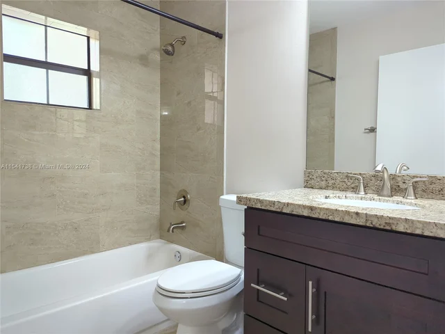 10700 NW 14th St # 142, Plantation FL 33322