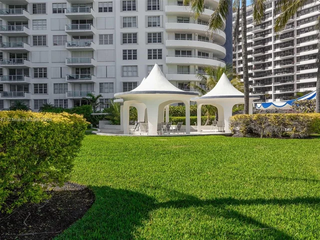 5151 E Collins Ave # 1519, Miami Beach FL 33140