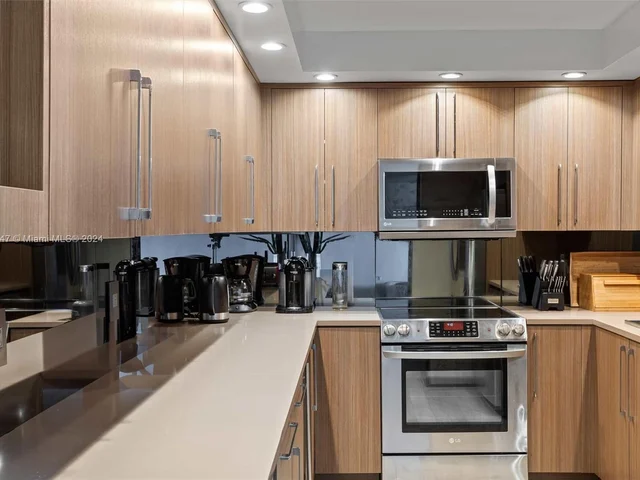 5151 E Collins Ave # 1519, Miami Beach FL 33140