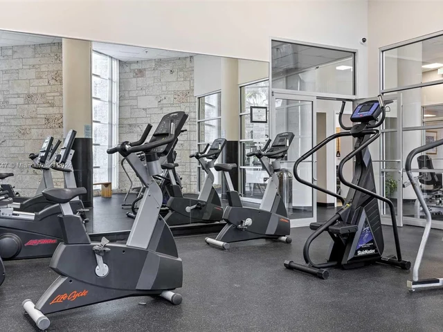 5151 E Collins Ave # 1519, Miami Beach FL 33140