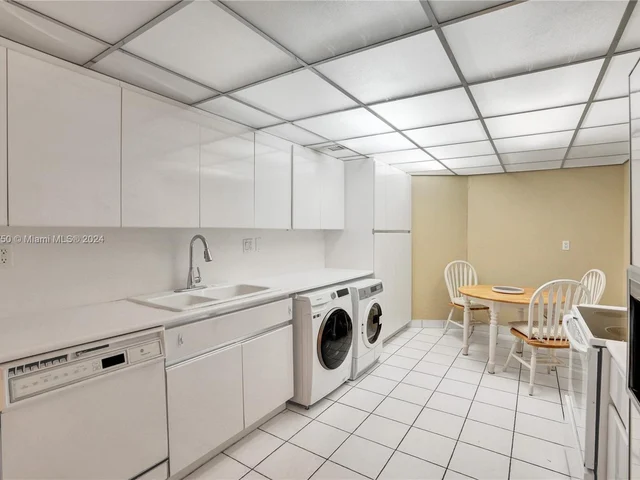 1121 Crandon Blvd # E804, Key Biscayne FL 33149