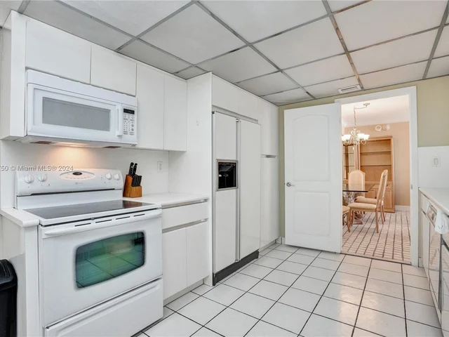 1121 Crandon Blvd # E804, Key Biscayne FL 33149