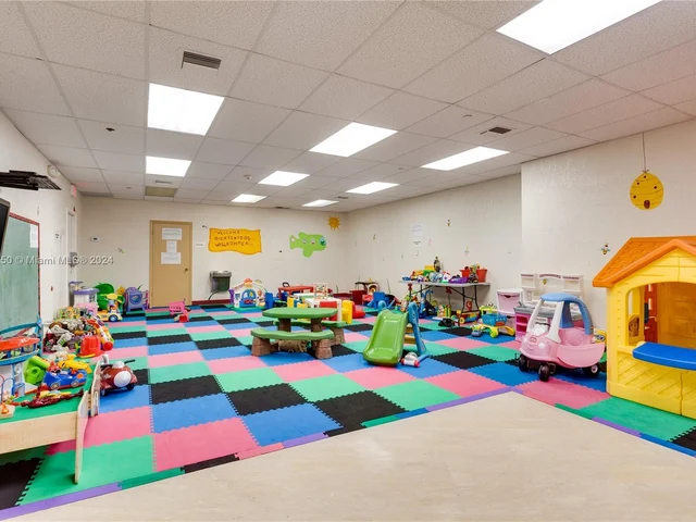 1121 Crandon Blvd # E804, Key Biscayne FL 33149