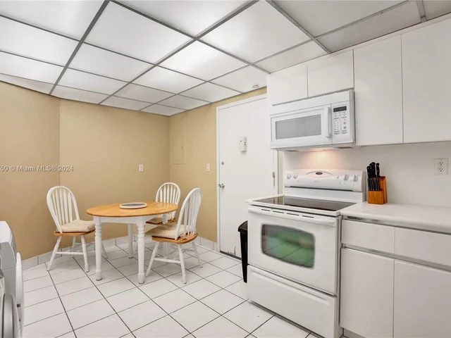 1121 Crandon Blvd # E804, Key Biscayne FL 33149