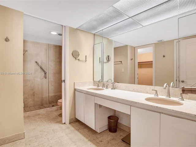 1121 Crandon Blvd # E804, Key Biscayne FL 33149