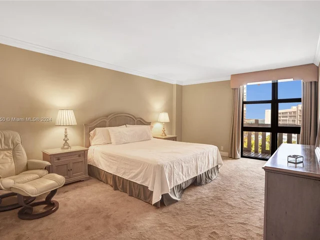 1121 Crandon Blvd # E804, Key Biscayne FL 33149