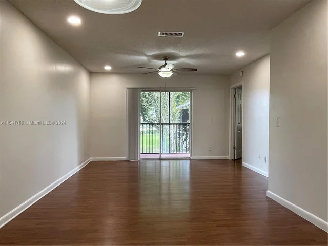 10336 NW 8th St # 204, Pembroke Pines FL 33026