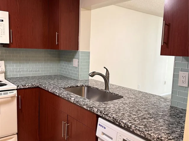 10845 SW 112th Ave # 211, Miami FL 33176