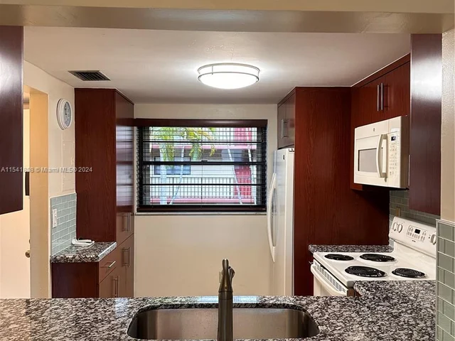 10845 SW 112th Ave # 211, Miami FL 33176