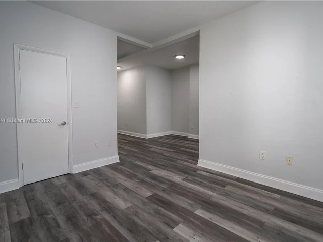 7610 Byron Ave # 6, Miami Beach FL 33141