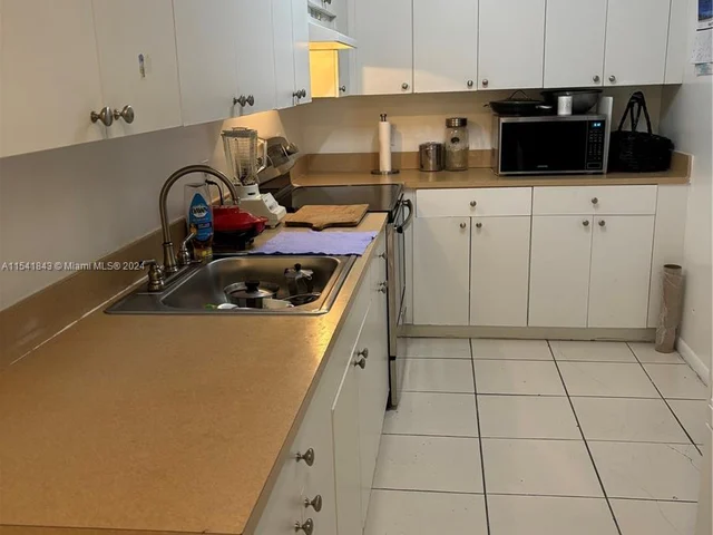 2600 NW 23rd Ct # 207, Miami FL 33142