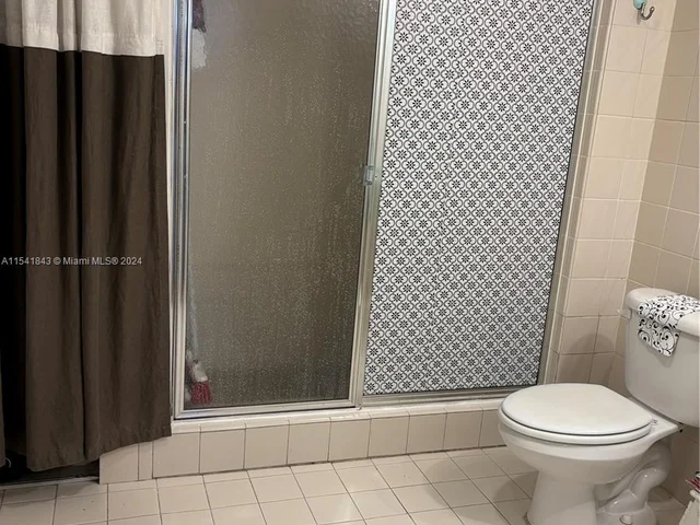 2600 NW 23rd Ct # 207, Miami FL 33142