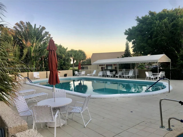 4539 Luxemburg Ct # 202, Lake Worth FL 33467