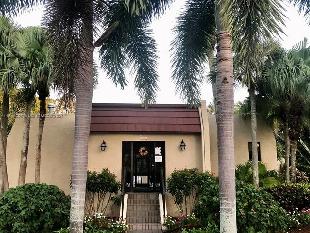 4539 Luxemburg Ct # 202, Lake Worth FL 33467