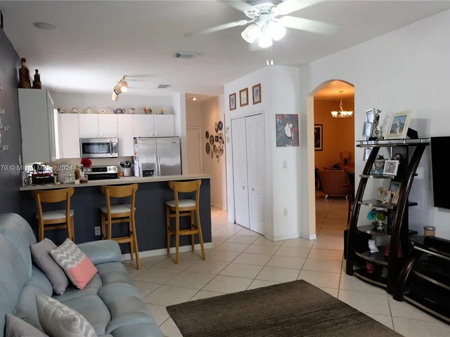 9843 SW 161st Ave, Miami FL 33196