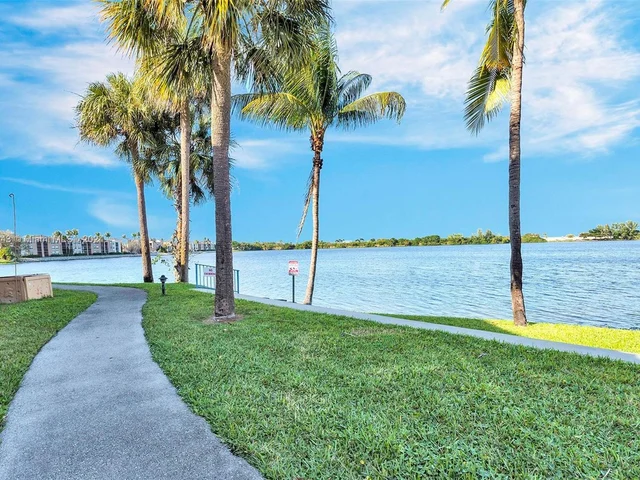 15555 N Miami Lakeway N # 202, Miami Lakes FL 33014