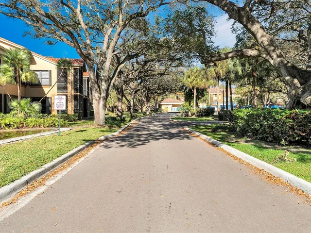 15555 N Miami Lakeway N # 202, Miami Lakes FL 33014