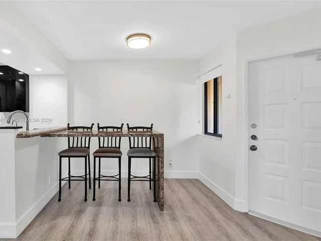 15555 N Miami Lakeway N # 202, Miami Lakes FL 33014