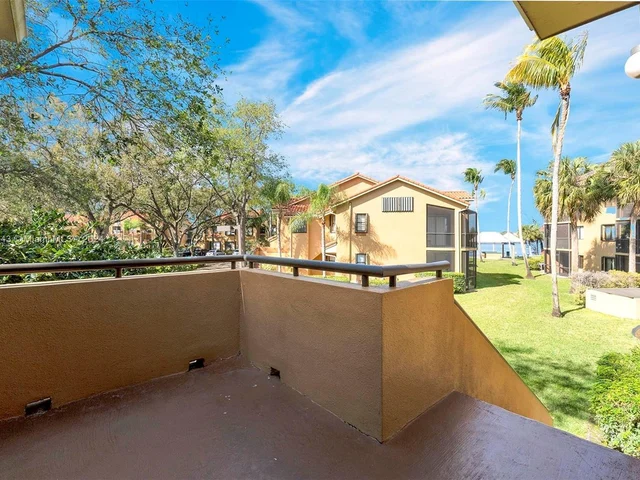 15555 N Miami Lakeway N # 202, Miami Lakes FL 33014