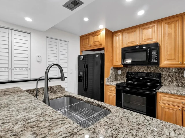 15555 N Miami Lakeway N # 202, Miami Lakes FL 33014