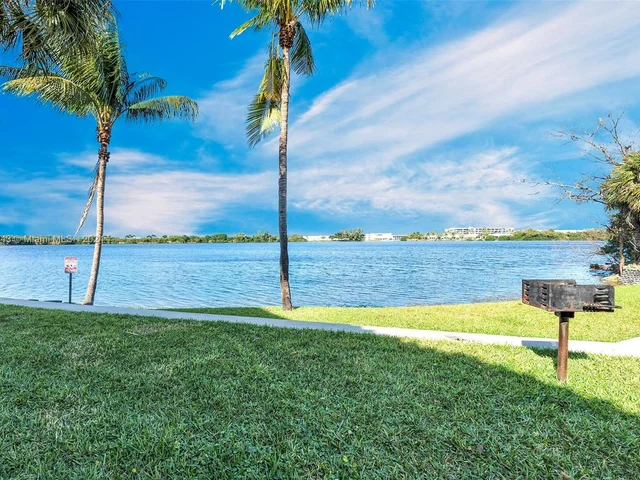 15555 N Miami Lakeway N # 202, Miami Lakes FL 33014