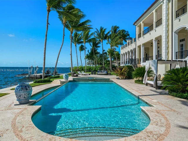 33 Arvida Pkwy, Coral Gables FL 33156