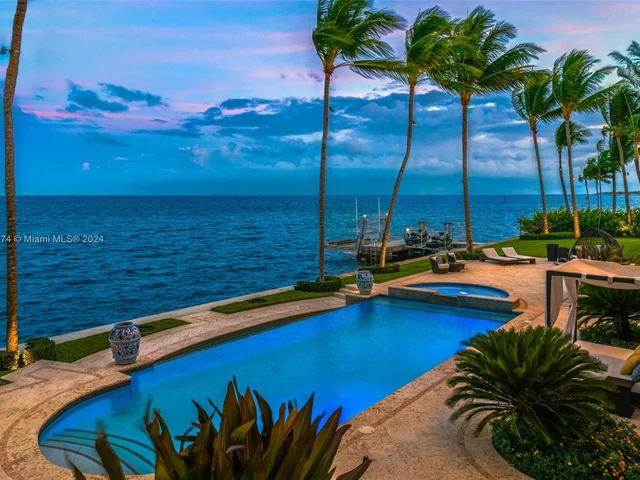 33 Arvida Pkwy, Coral Gables FL 33156