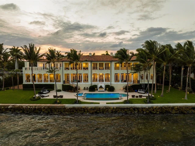 33 Arvida Pkwy, Coral Gables FL 33156