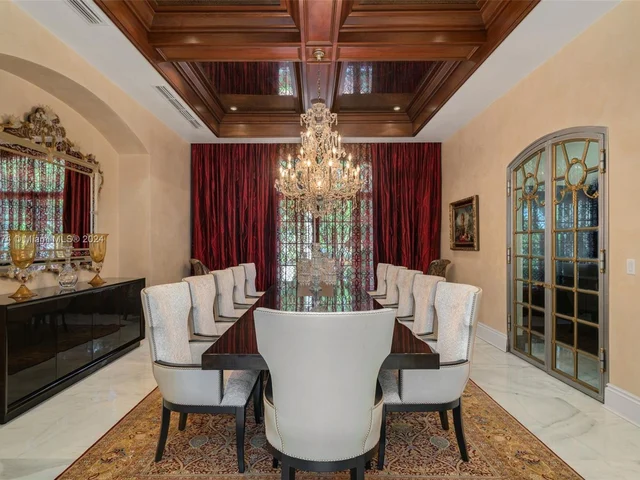 33 Arvida Pkwy, Coral Gables FL 33156