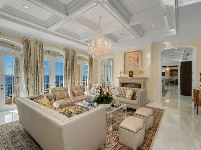 33 Arvida Pkwy, Coral Gables FL 33156