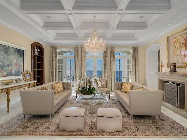 33 Arvida Pkwy, Coral Gables FL 33156