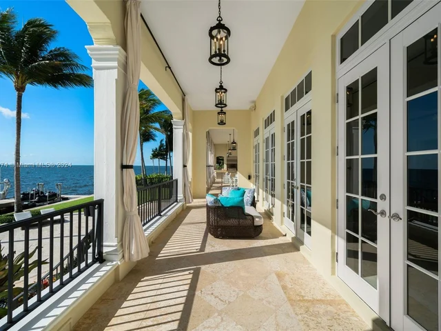 33 Arvida Pkwy, Coral Gables FL 33156