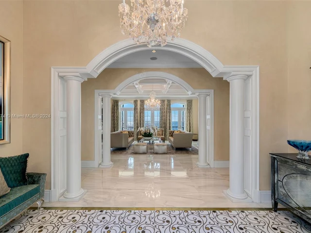 33 Arvida Pkwy, Coral Gables FL 33156