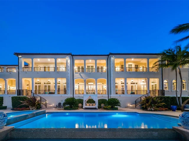 33 Arvida Pkwy, Coral Gables FL 33156