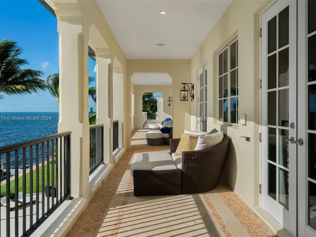 33 Arvida Pkwy, Coral Gables FL 33156