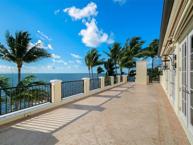 33 Arvida Pkwy, Coral Gables FL 33156