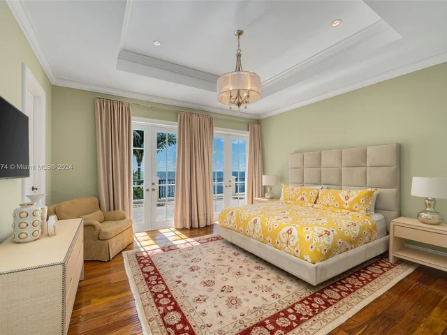 33 Arvida Pkwy, Coral Gables FL 33156