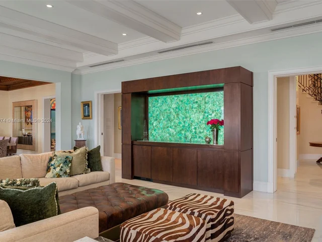 33 Arvida Pkwy, Coral Gables FL 33156