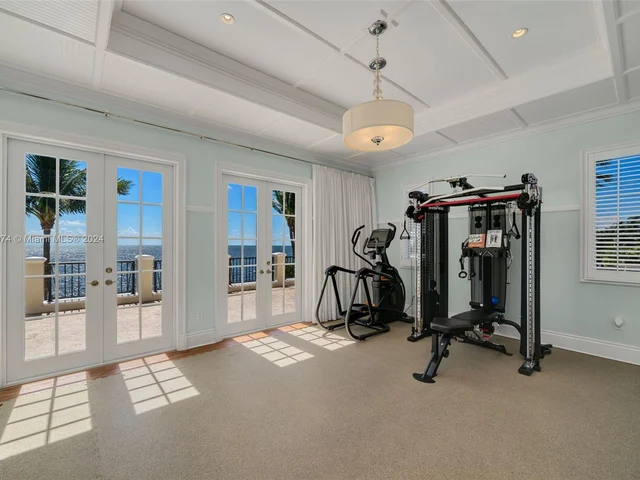 33 Arvida Pkwy, Coral Gables FL 33156