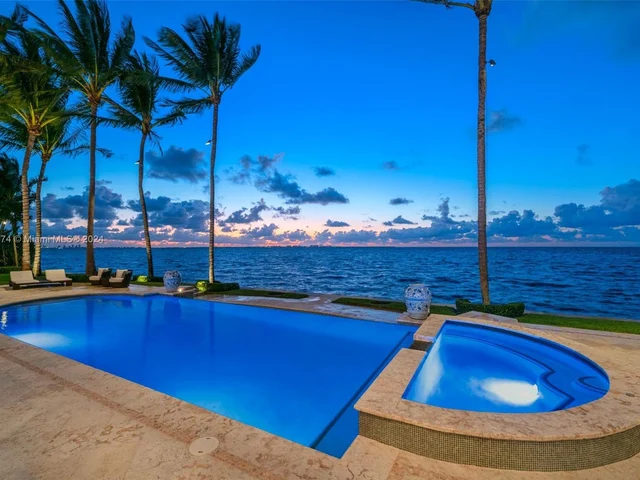 33 Arvida Pkwy, Coral Gables FL 33156