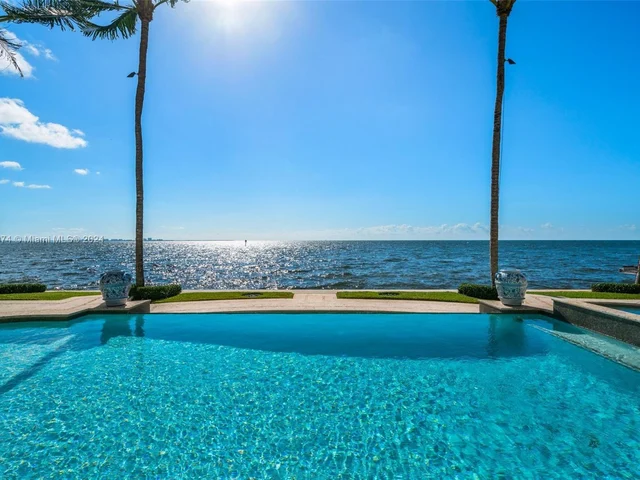 33 Arvida Pkwy, Coral Gables FL 33156