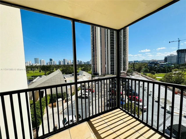 20301 W Country Club Dr # 729, Aventura FL 33180